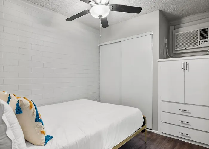 Apartment Stylish And Comfy 1b1b Retreat In Old Town Scottsdale