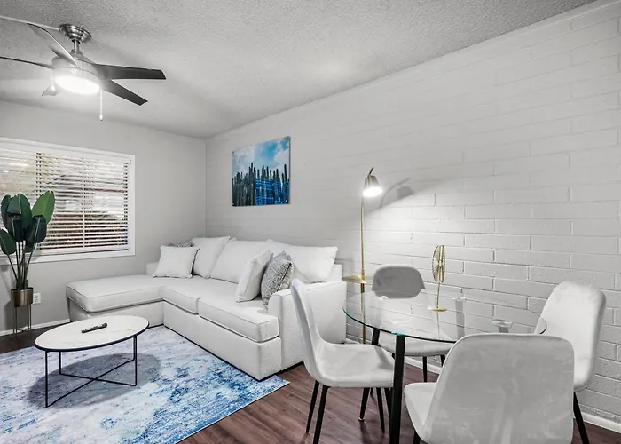 Stylish And Comfy 1b1b Retreat In Old Town * Scottsdale